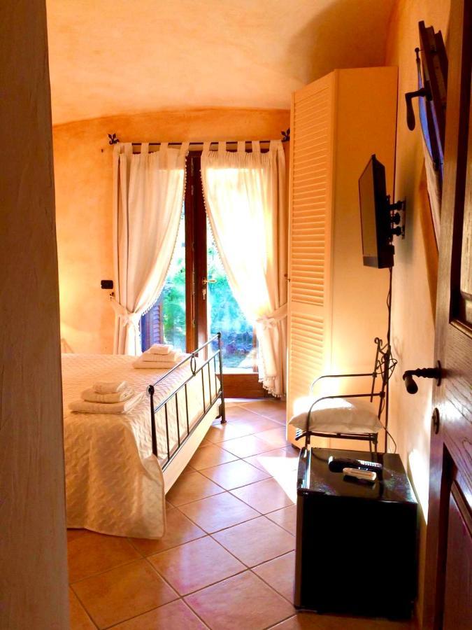 Villa Franci ซานตา เตเรซา กัลลูรา ภายนอก รูปภาพ
